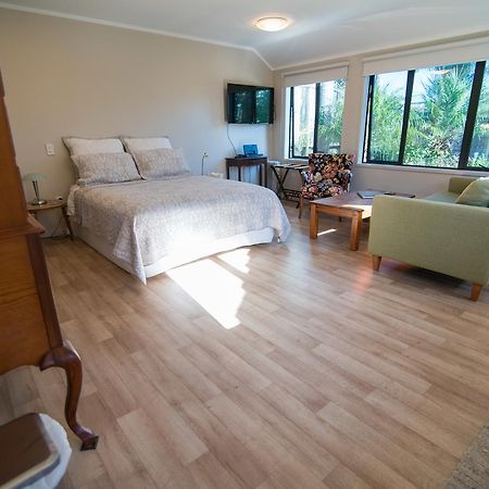 Terry And Cindy'S Bed And Breakfast Auckland Bagian luar foto